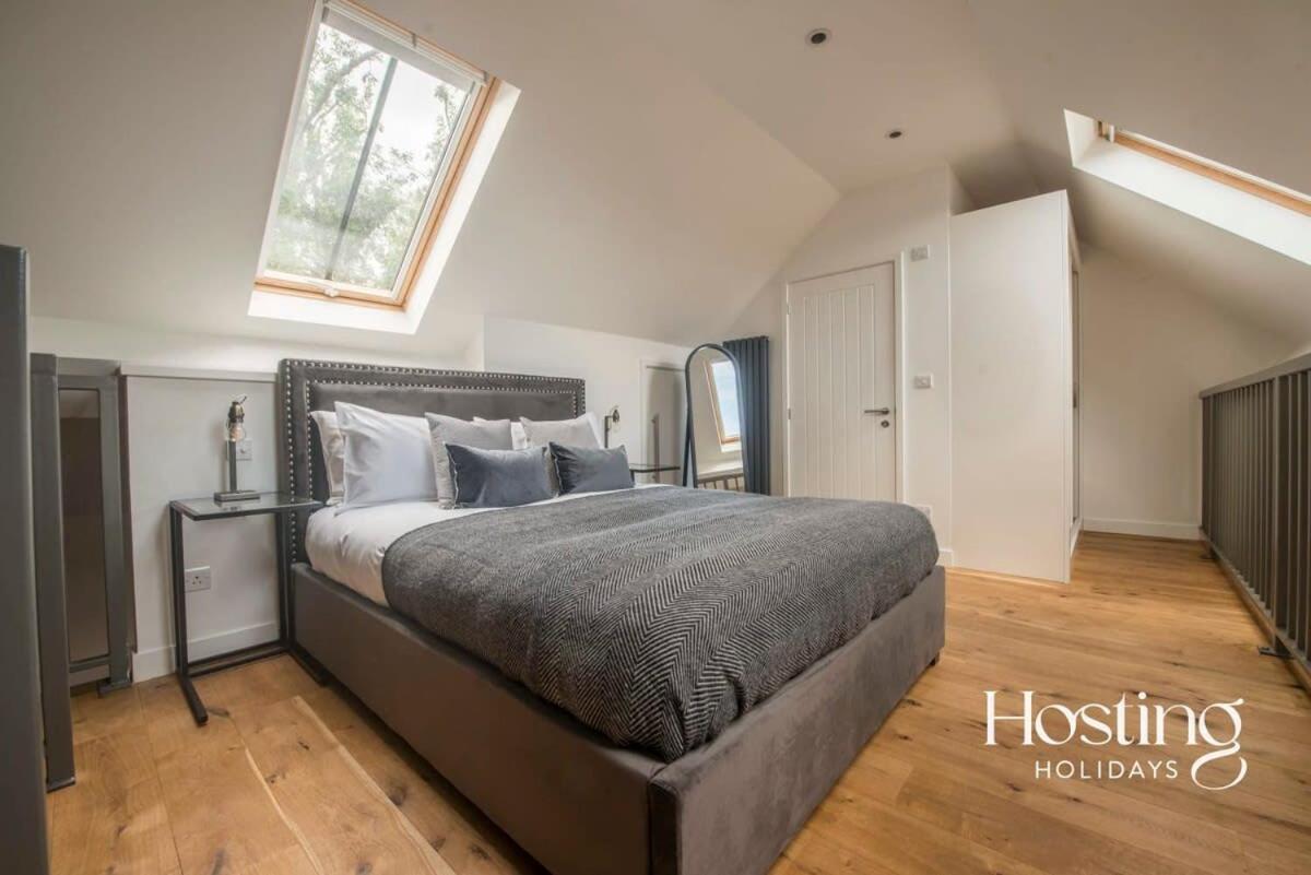 The Henley Retreat - Housity