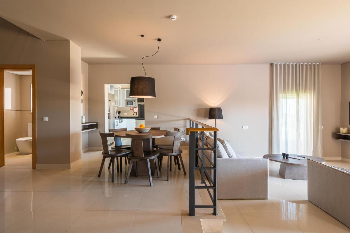 A cozinha ou kitchenette de Vale da Lapa Village Resort