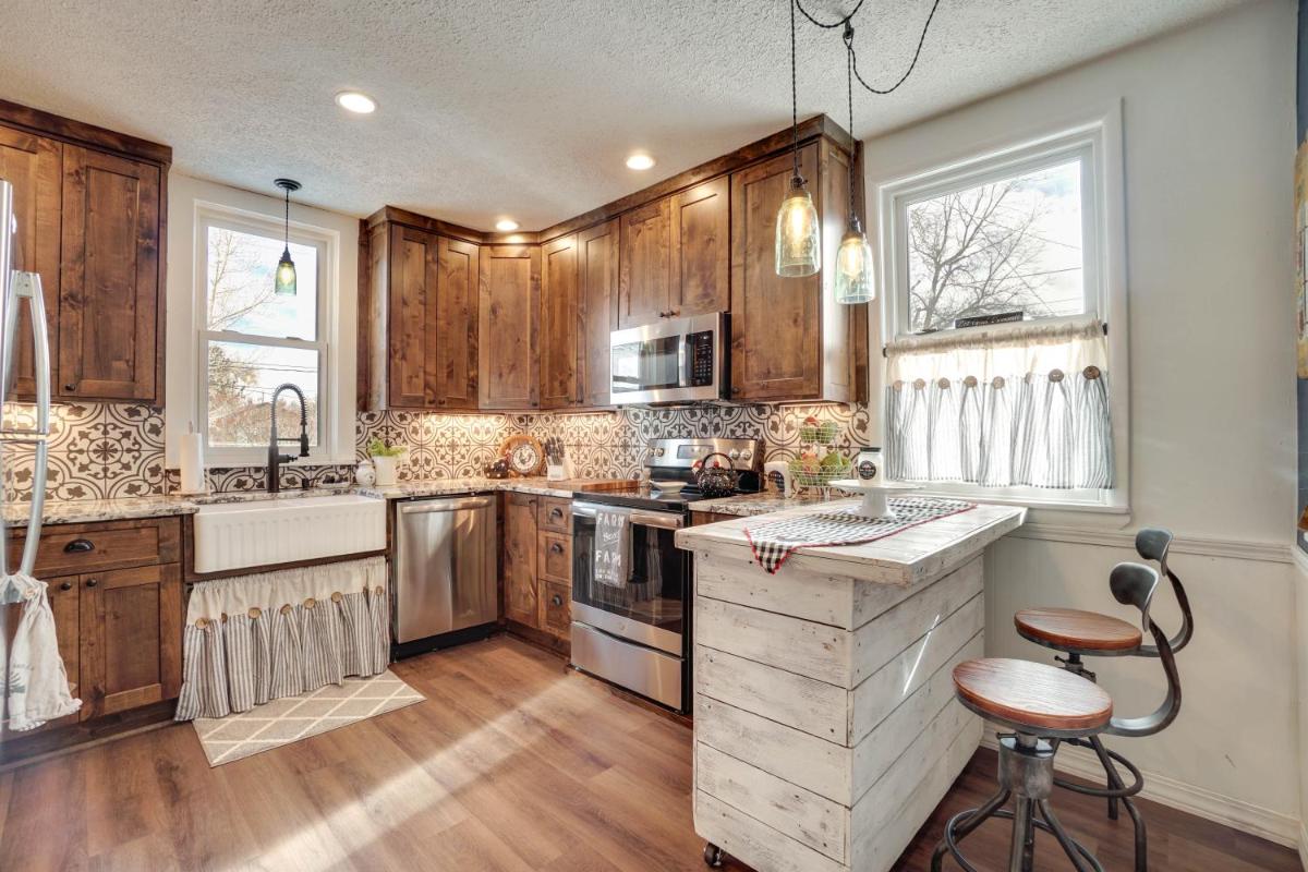 Walk to University Dtown Laramie Home! - Housity
