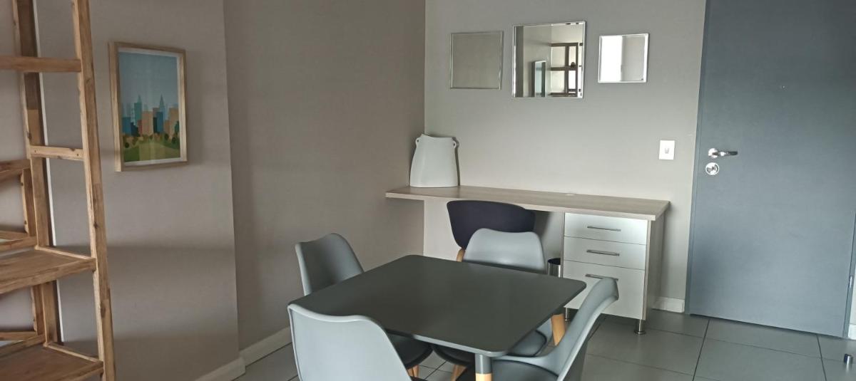Menlyn Maine Trilogy Apartment 1010 - Housity