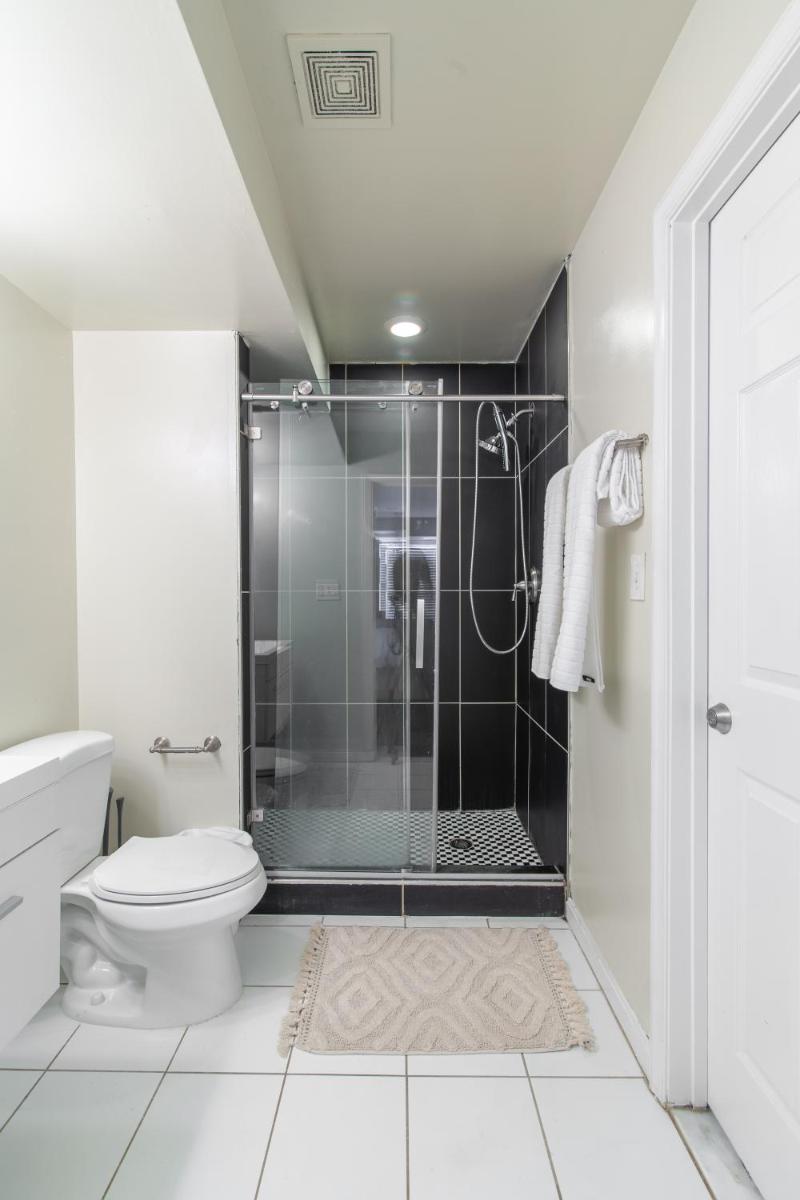 Suitetrails - Luxury & Nice Private Room in DC