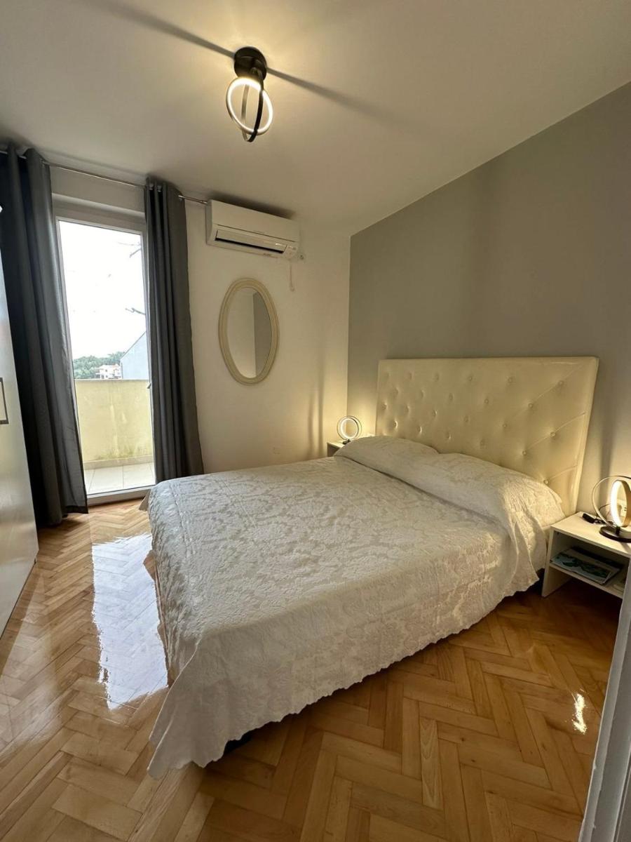 Apartment Mali Losinj 7879b - Housity