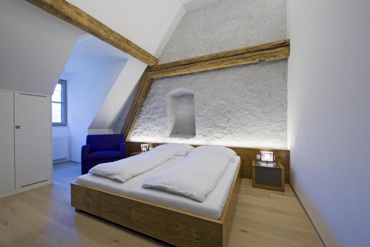 Appartement-Hotel GH Zum Goldenen Schiff - Housity
