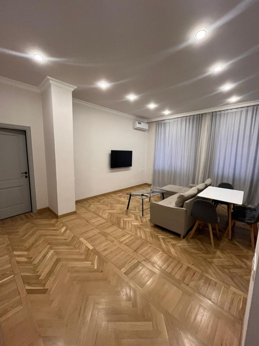 AM Apartments 7 - Housity
