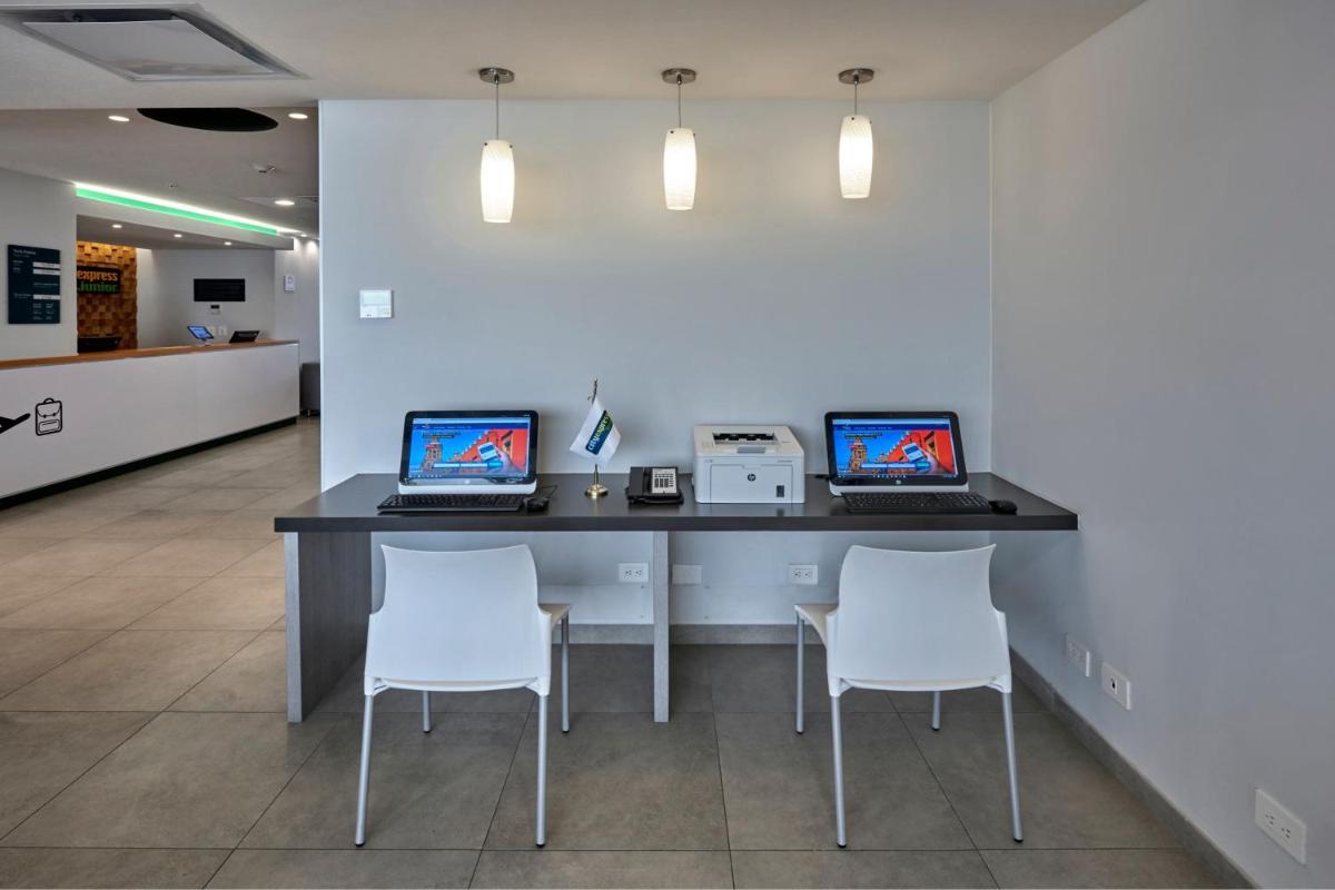 City Express Junior by Marriott Toluca Zona Industrial - Housity