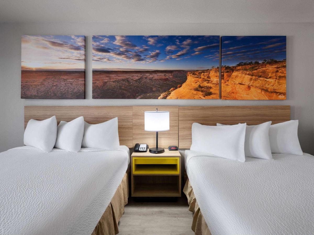 Days Inn by Wyndham Las Vegas Airport Near the Strip - Housity