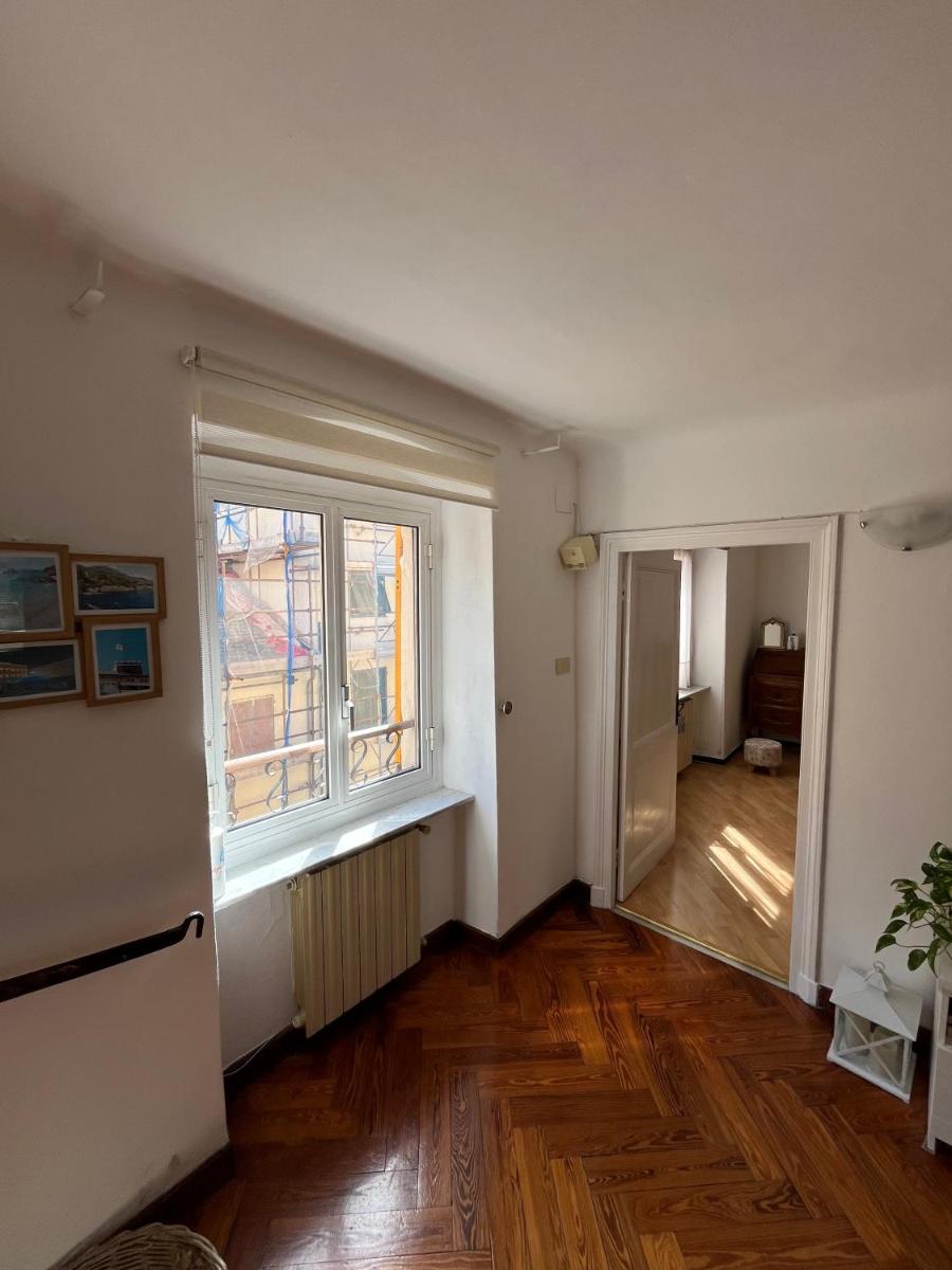 In piazzetta a Nervi - Housity