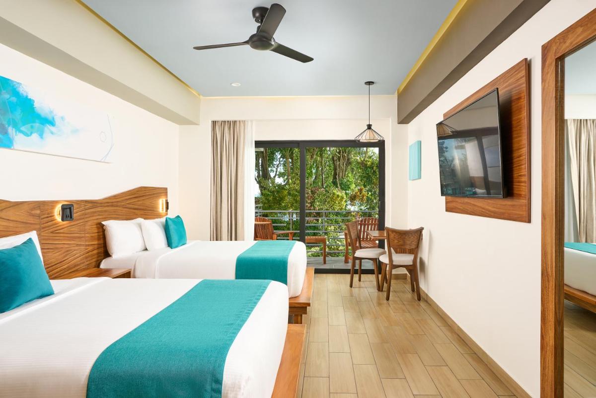 Cristalino Lagoon Front Hotel, Restaurant & Spa - Housity