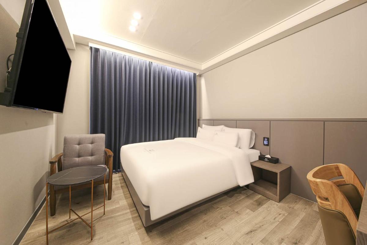 H Avenue Hotel Geumho - Housity