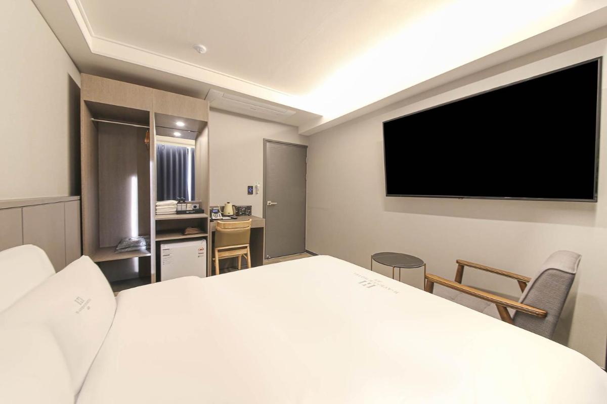H Avenue Hotel Geumho - Housity
