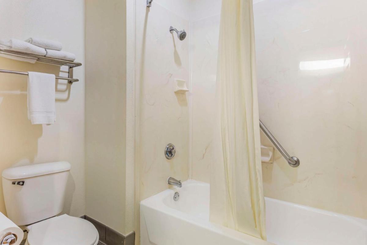Best Western Fort Worth Inn and Suites - Hizvo