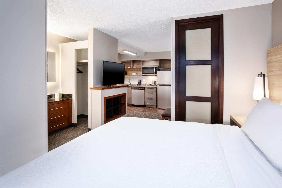 Candlewood Suites - Cincinnati Northeast - Mason, an IHG Hotel - Housity