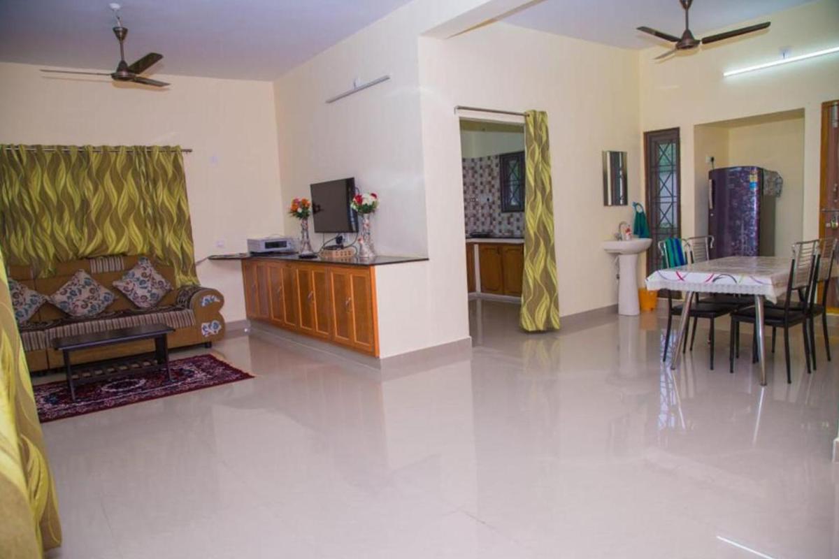 BRUNDHA HOMESTAY Villa with Garden - Housity