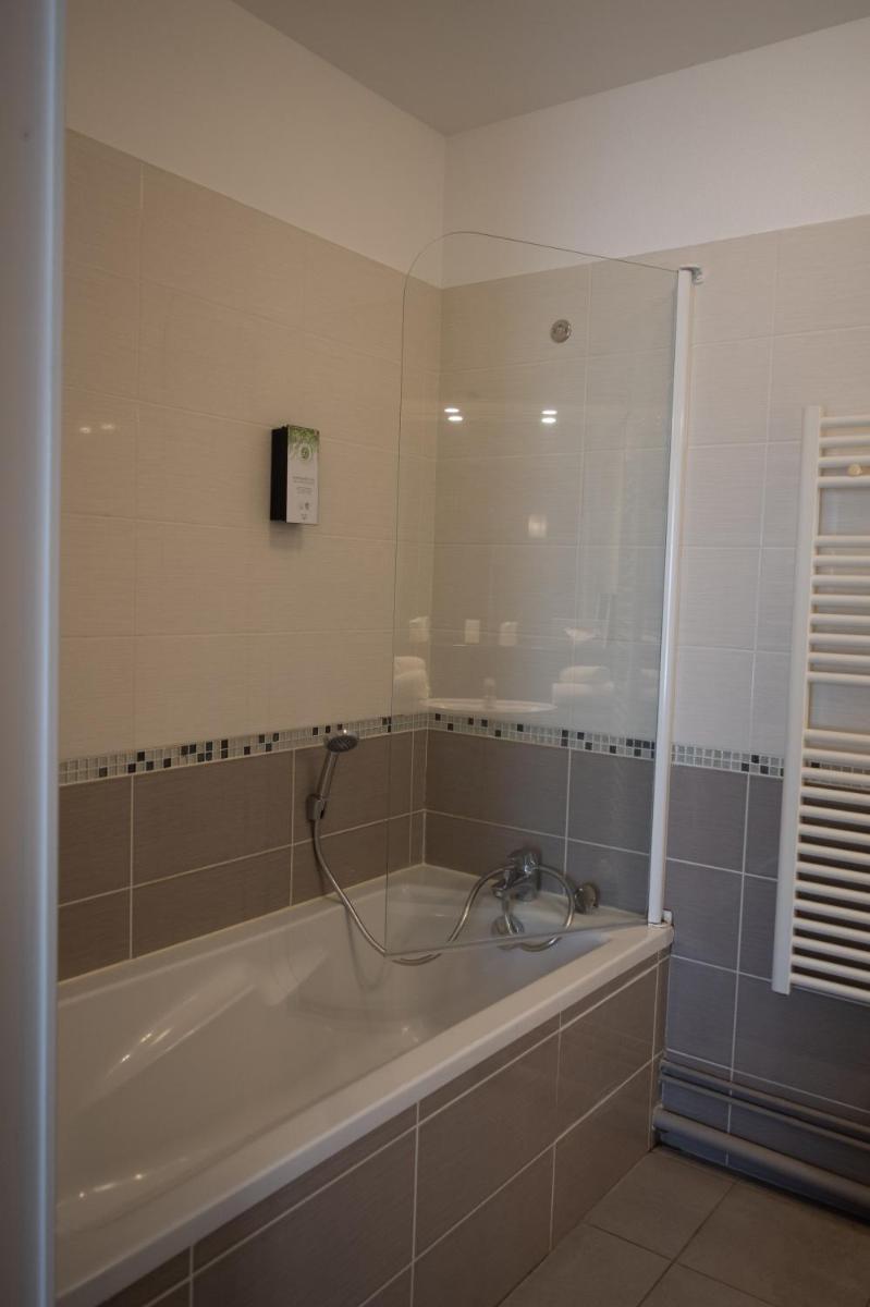 Salle de bains dans l'établissement Tulip Inn Honfleur Residence & Spa