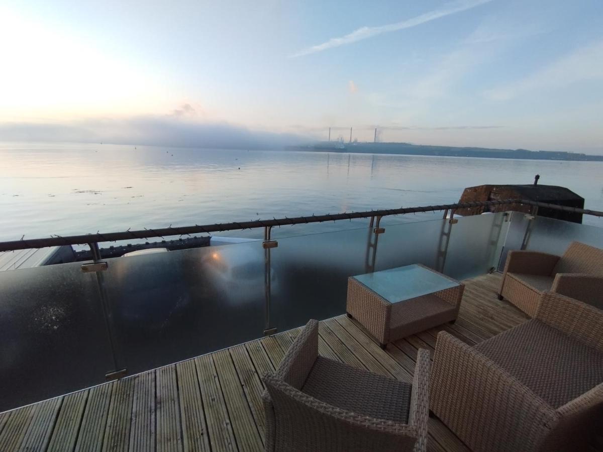 Milford Haven Waterfront Location, Balcony, Sea Views - Housity