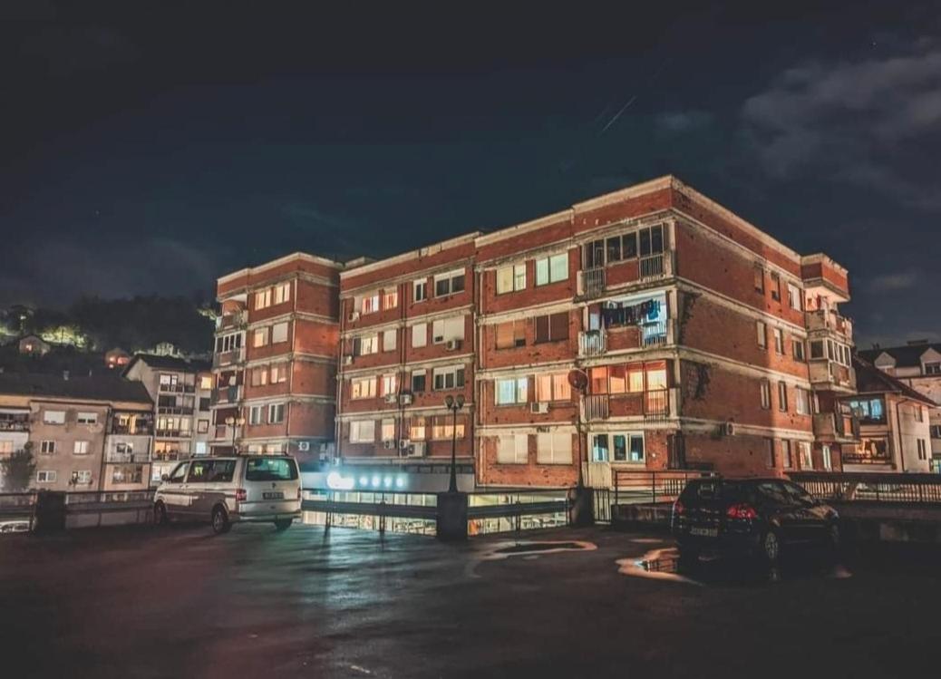 Spacious and Modern Apartment in Town Center - Housity