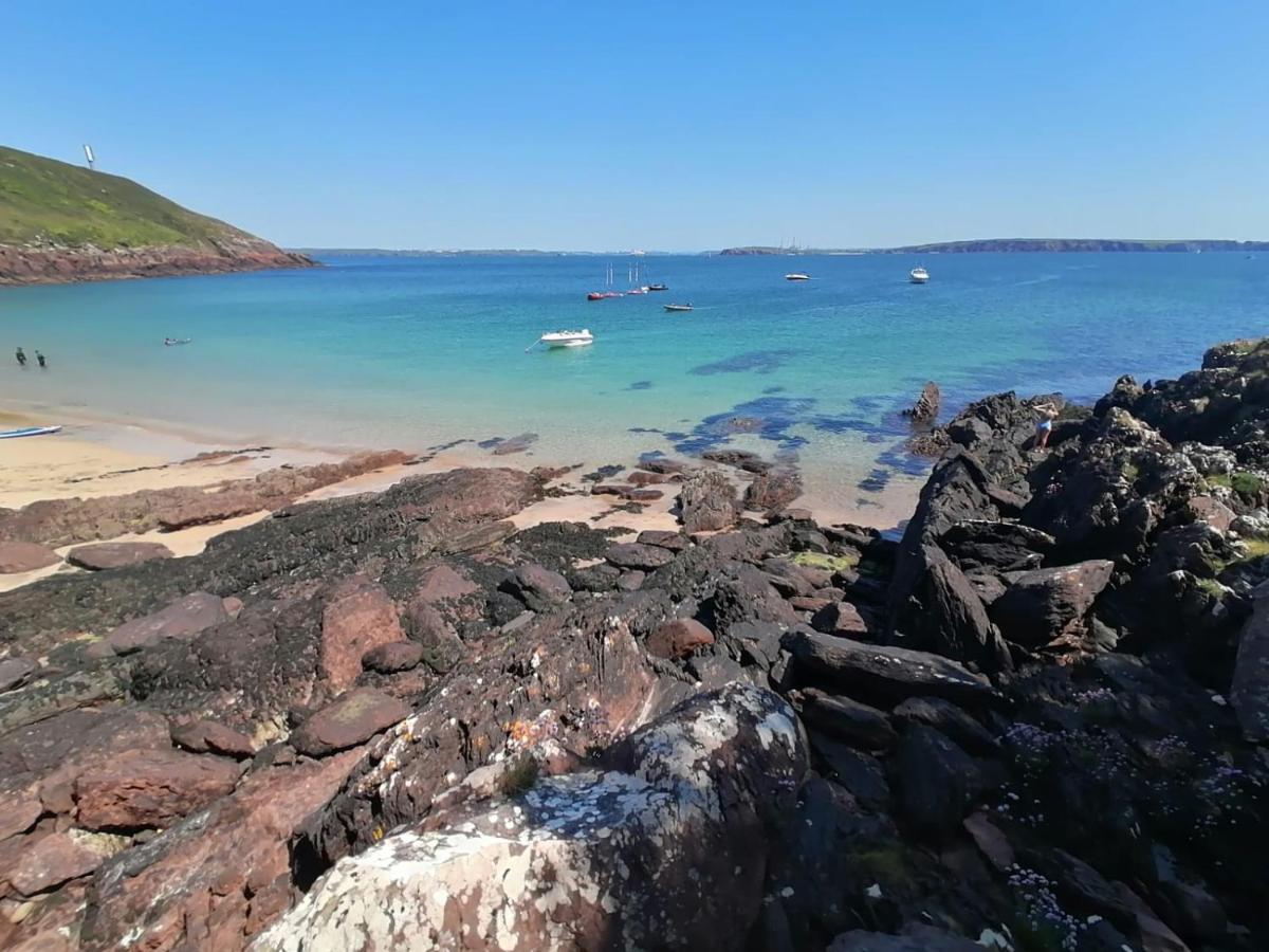Milford Haven Waterfront Location, Balcony, Sea Views - Housity