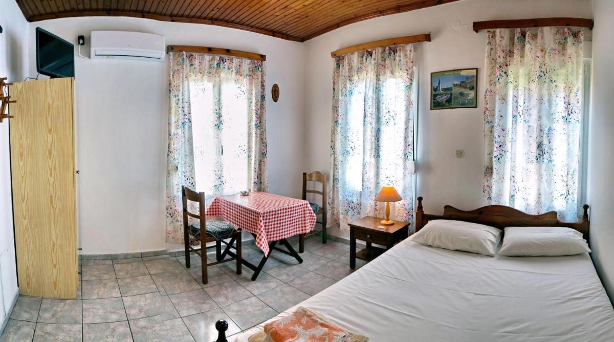 Angelos Rooms - Housity