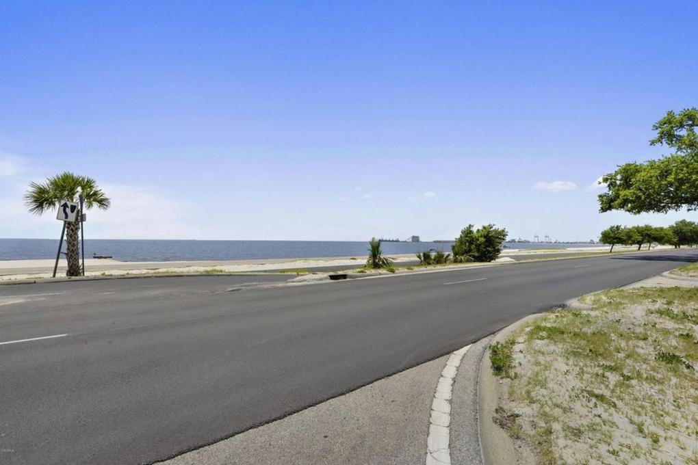 Villas at Valencia Bay - Housity