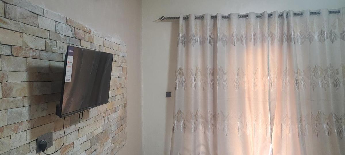 Solace Guest House - Hizvo