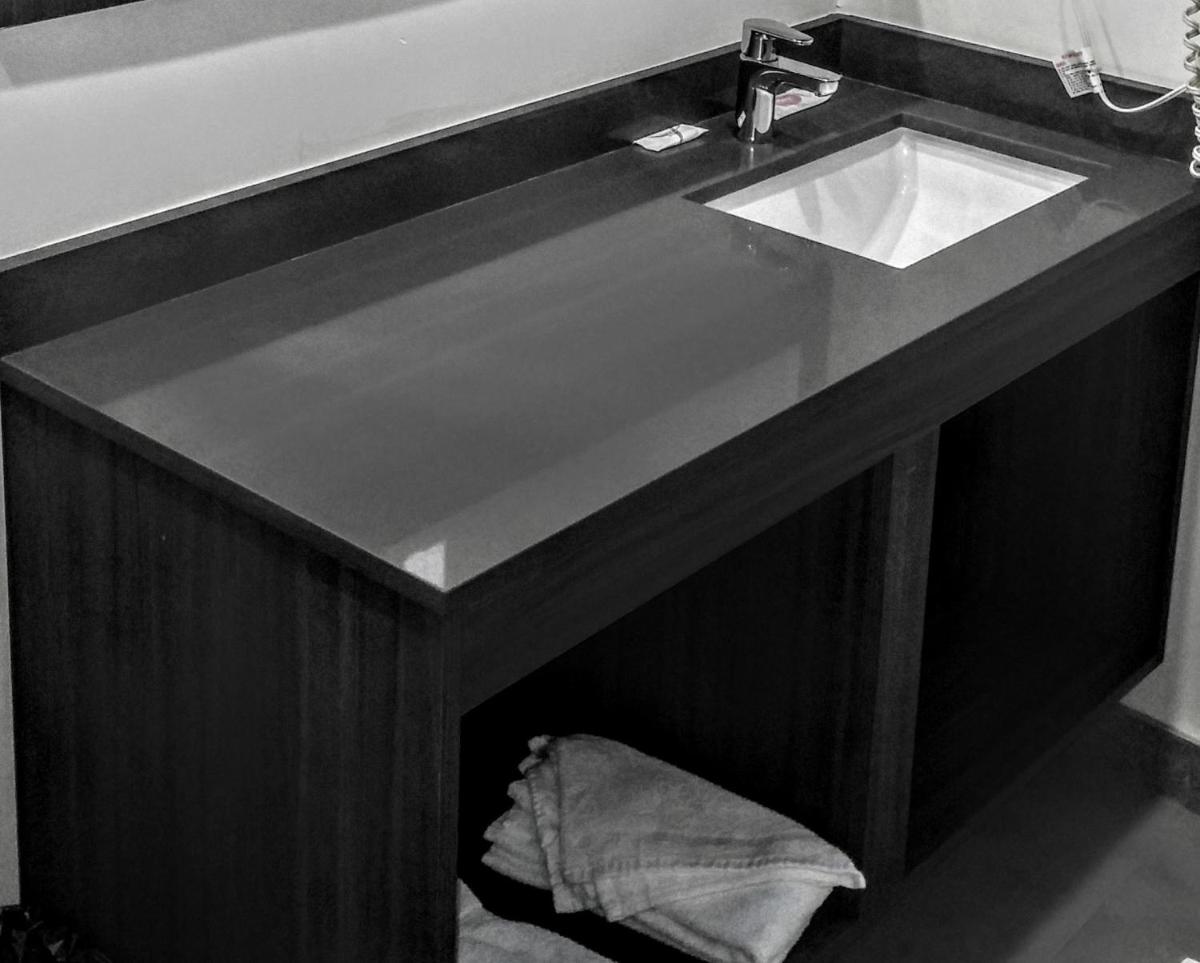 Jewel City Inn - Housity