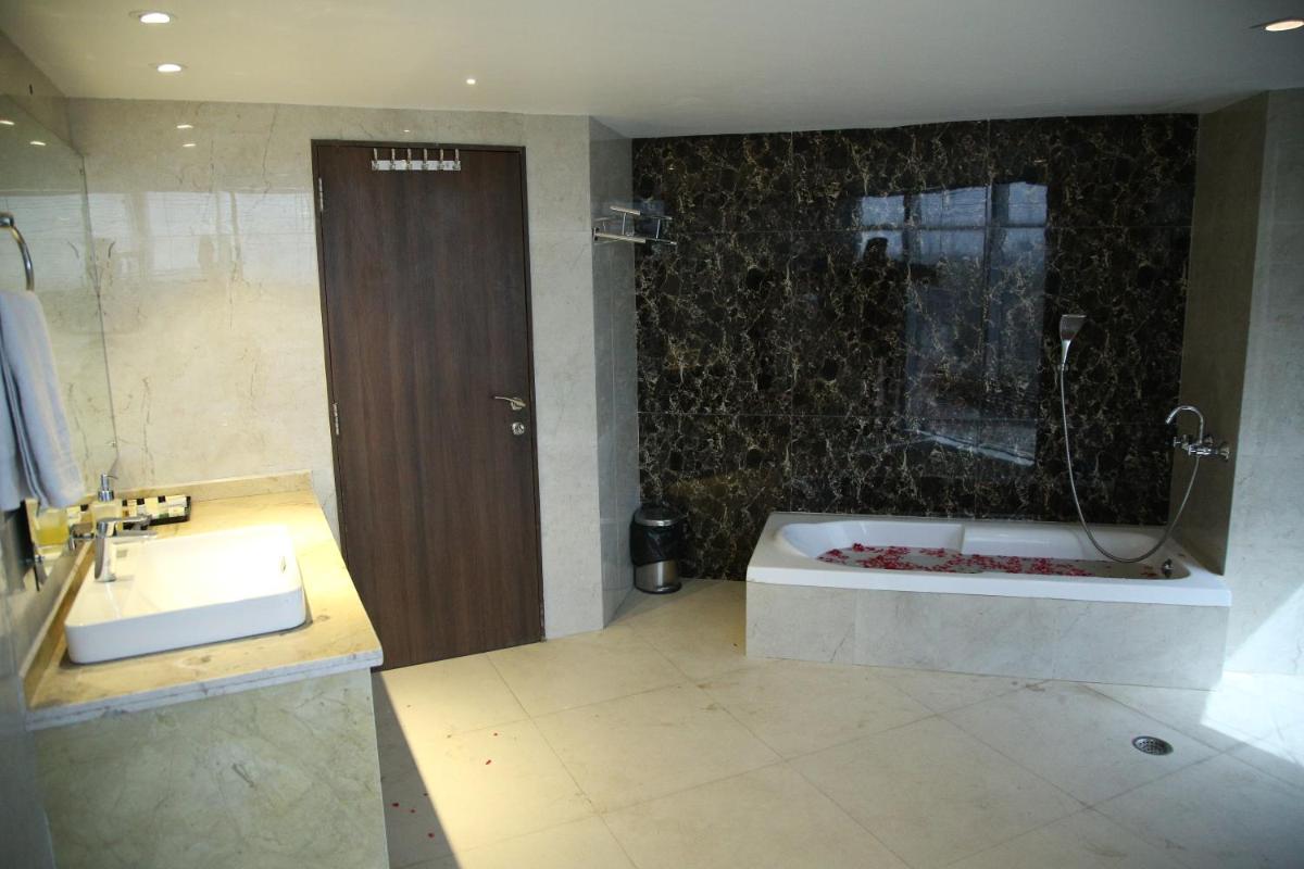 HOTEL GANGA RESIDENCY - Housity