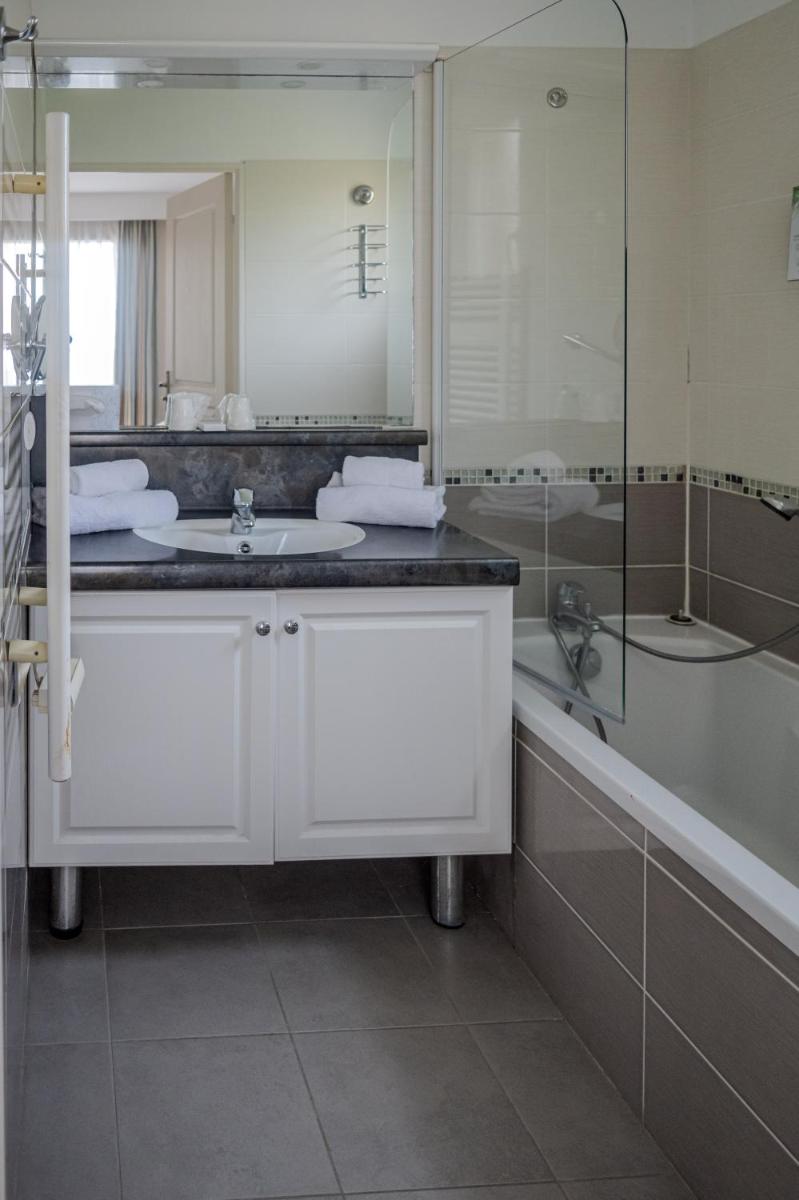 Salle de bains dans l'établissement Tulip Inn Honfleur Residence & Spa