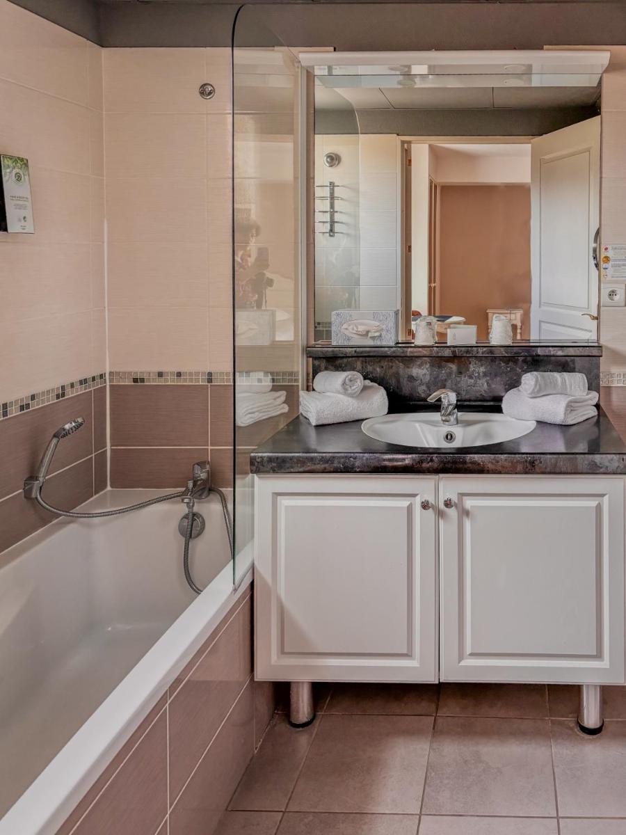 Salle de bains dans l'établissement Tulip Inn Honfleur Residence & Spa