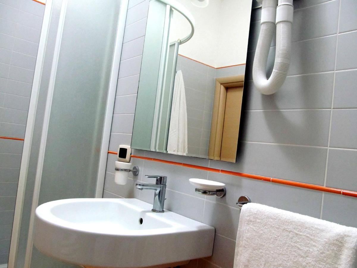 Trinacria House - Appartamento Deluxe Comiso - Housity