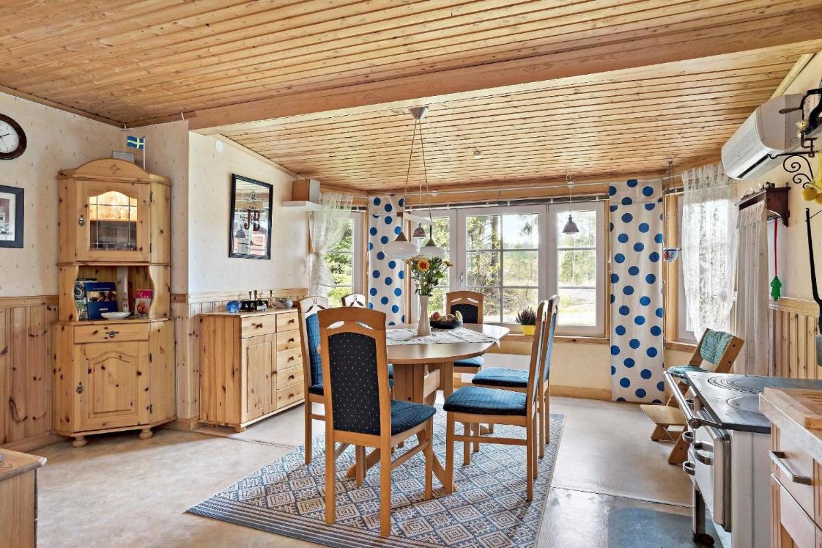 Idyllisch gelegenes ebenerdiges Ferienhaus mit Terrasse und Wintergarten mit traumhaften Blick in die Weite der Umgebung - Housity