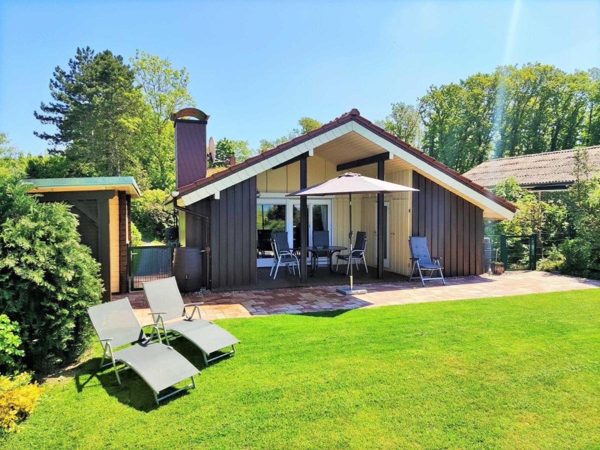 Freistehendes Ferienhaus in Rott mit eigenem Garten, schöner Weitblick, Klimaanlage, Sauna und Kamin - Housity