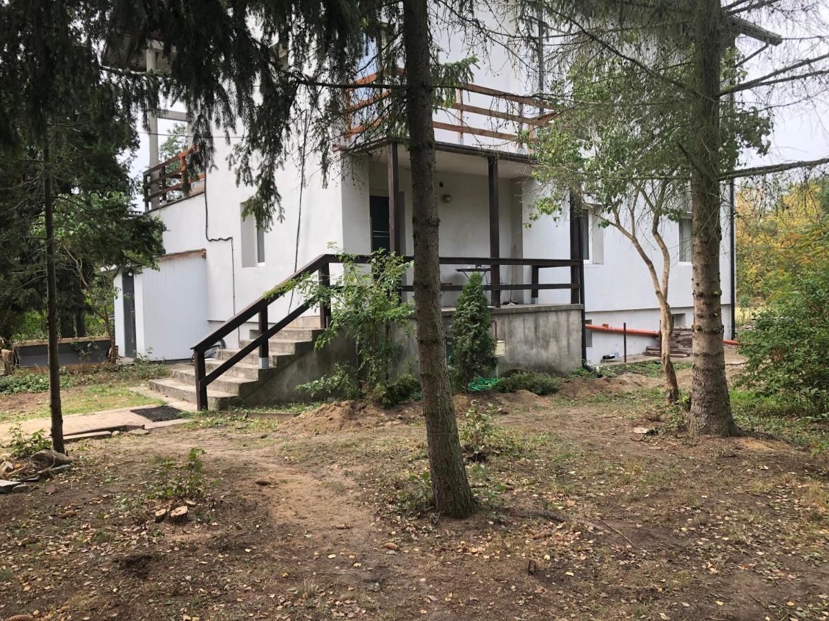 Pokoje pod Dębem - Housity