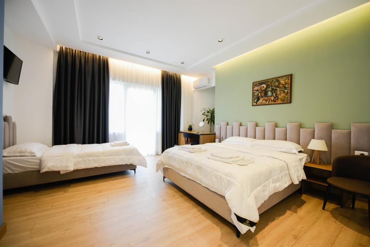 Hotel Blini - Housity