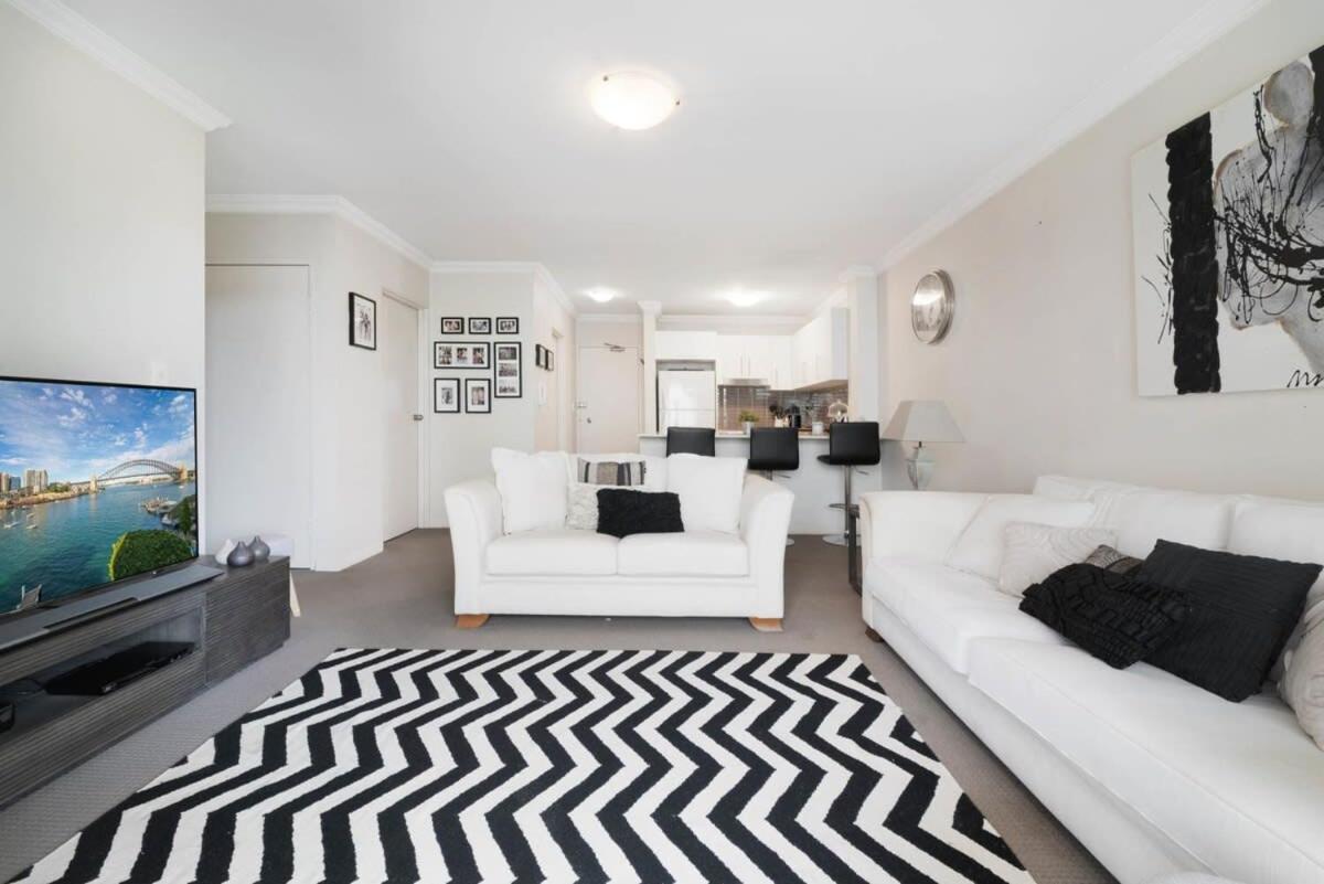 Walk to Coogee Beach Apartment Retreat - Housity