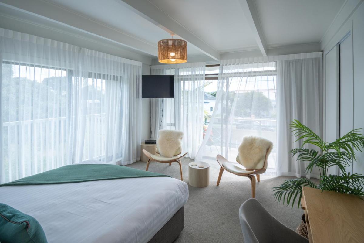 Whispering Sands Beachfront Motel - Hizvo