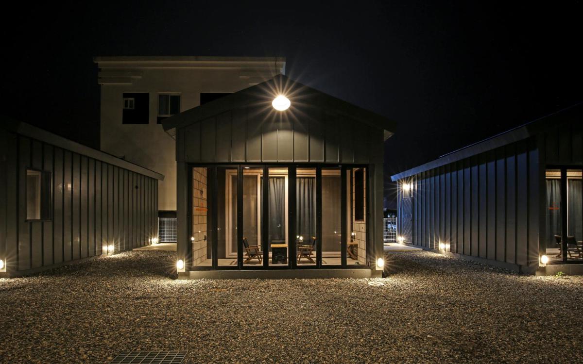 Yangyang Sloskip - Housity