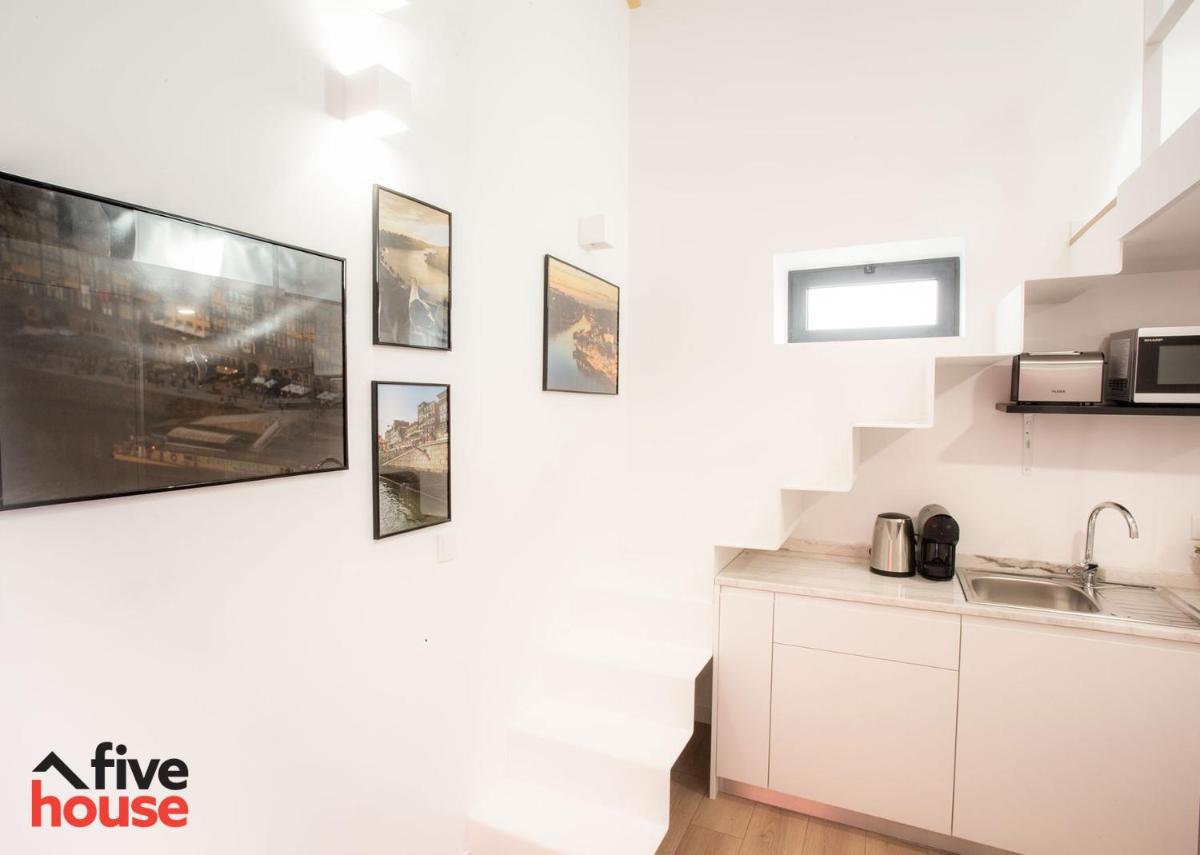 FIVE HOUSE 20 - Housity