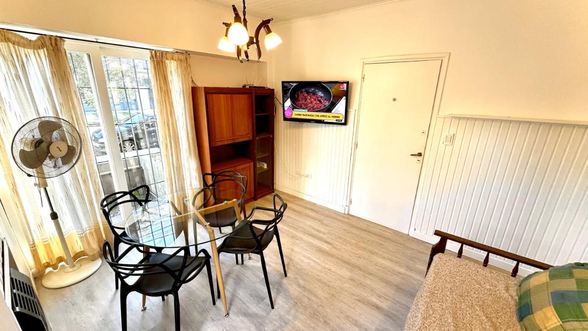 Cálido dpto de 2 ambientes con parrilla y cochera en zona residencial de Punta Mogotes - Housity
