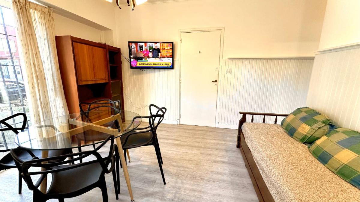 Cálido dpto de 2 ambientes con parrilla y cochera en zona residencial de Punta Mogotes - Housity