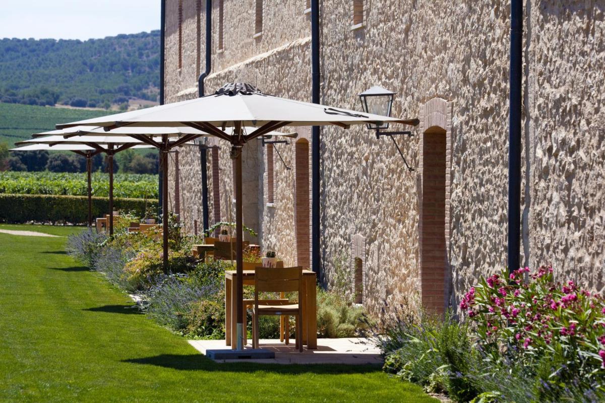 Jardín al aire libre en Abadia Retuerta LeDomaine