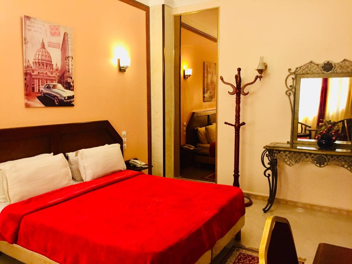 Hotel Les Ambassadeurs - Housity