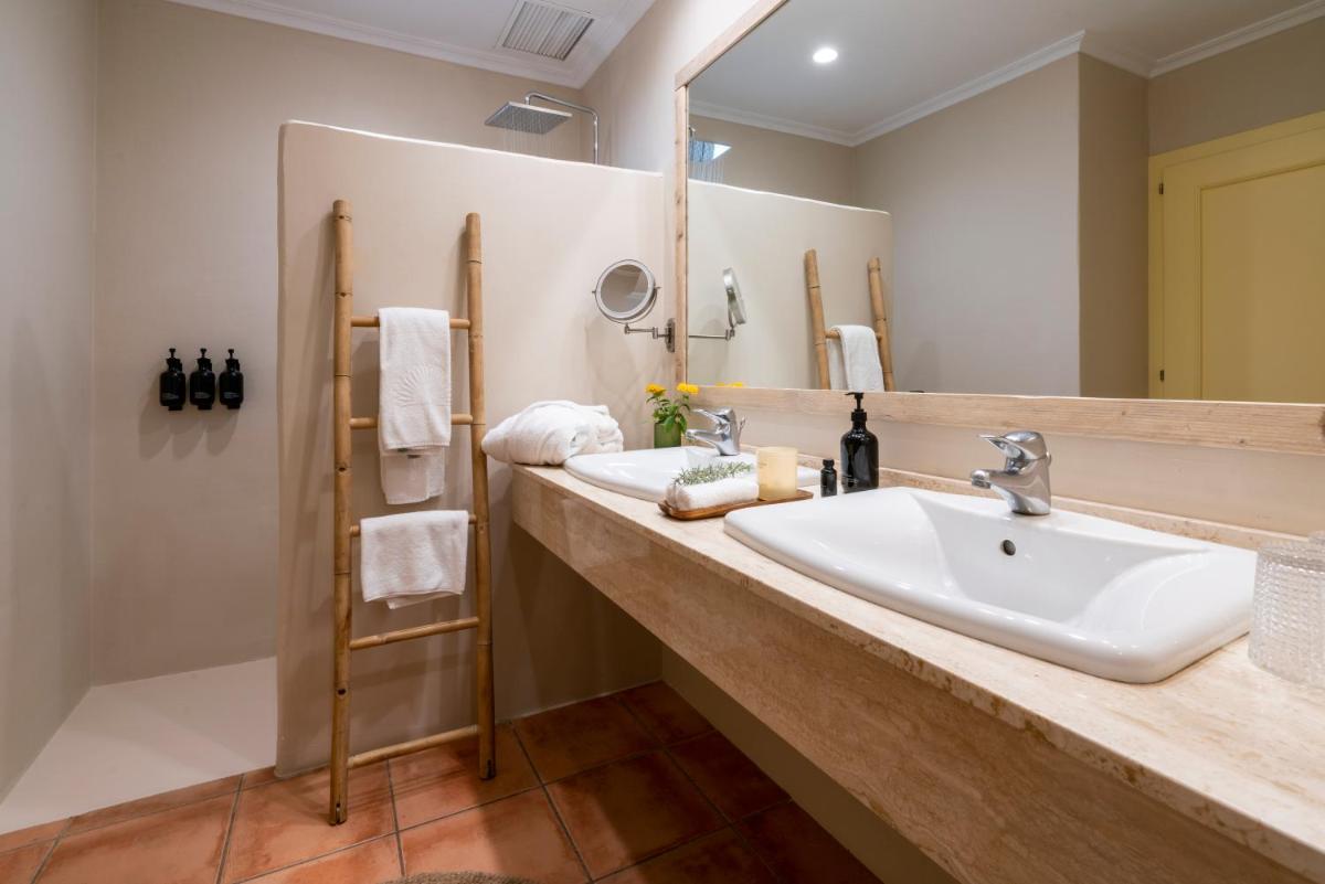Un baño de Hotel Ritual de Terra & SPA