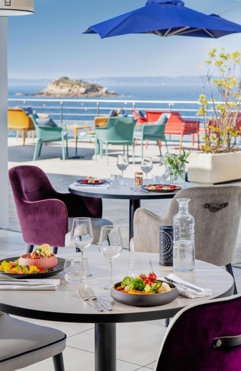 Nourriture dans l'hôtel ou à proximité