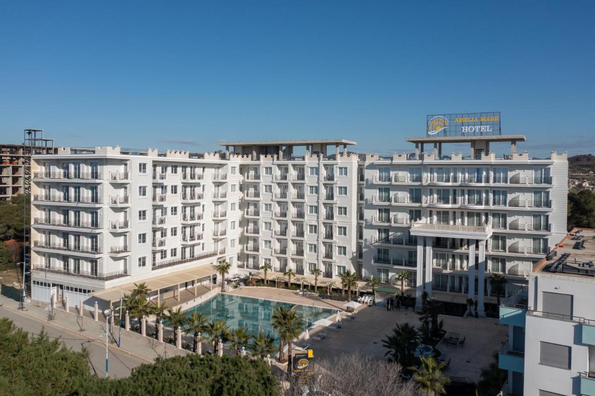 Hotel Amelia Mare - Housity
