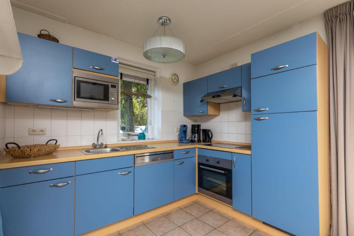 Villa-Meerchen-Villa-mit-ueberdachter-Terrasse-800m-vom-Strand-entfernt - Housity