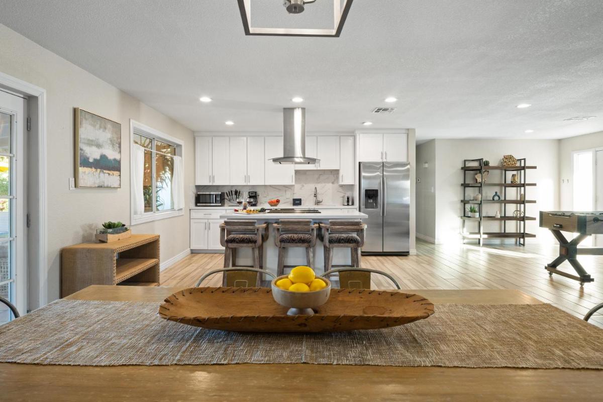 Scottsdale - 8520 E Orange Blossom Ln - Housity