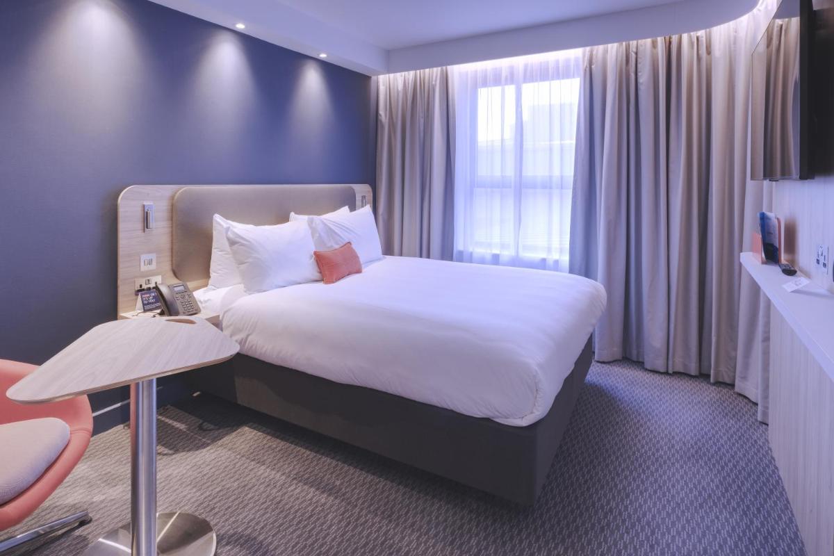 Holiday Inn Express - Fleet, an IHG Hotel - Housity