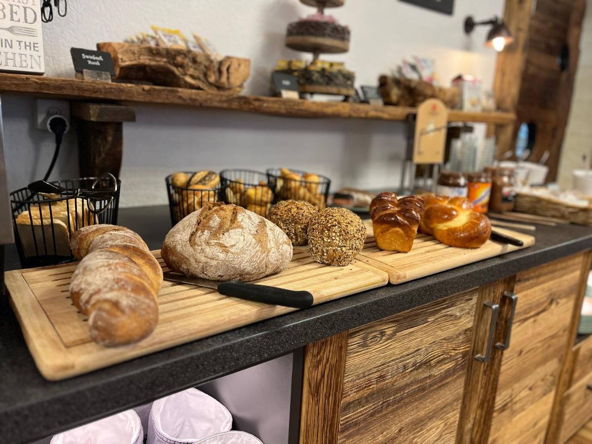 Hotel Bristol - Housity