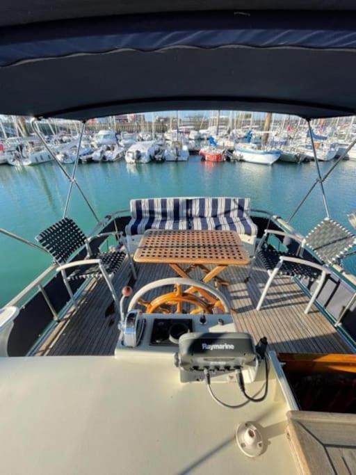 Séjour insolite- Bateau Hôtel- La Rochelle - Housity