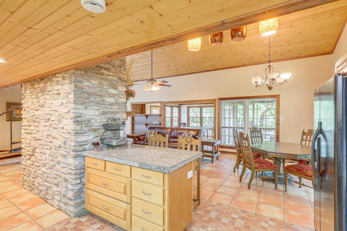 Belton Lake Getaway about 2 Mi to Marina! - Housity